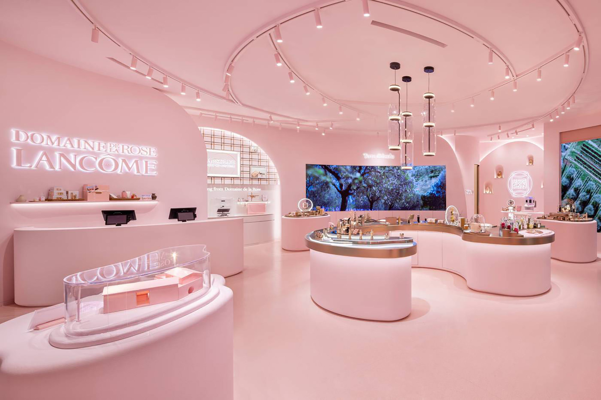 Bringing a Rose Manor from Grasse to Hainan
